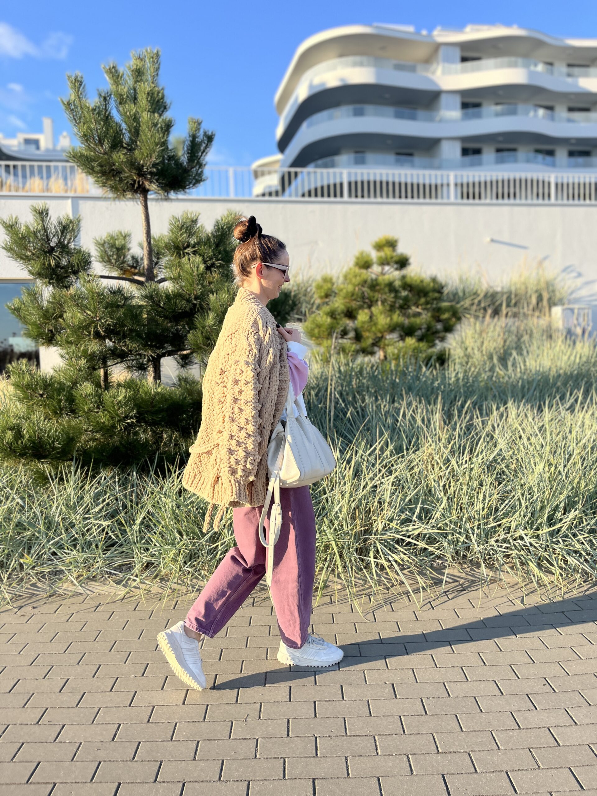 Karmelowy sweter handmade oversize