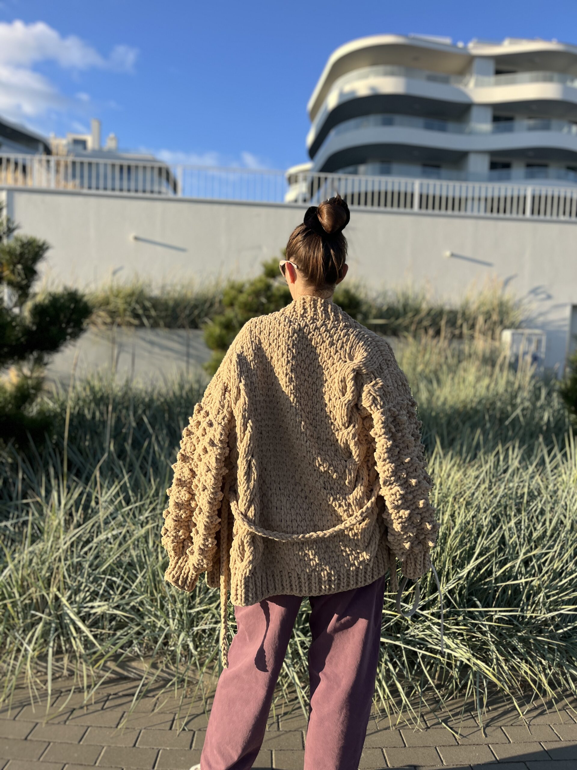 Karmelowy sweter handmade oversize