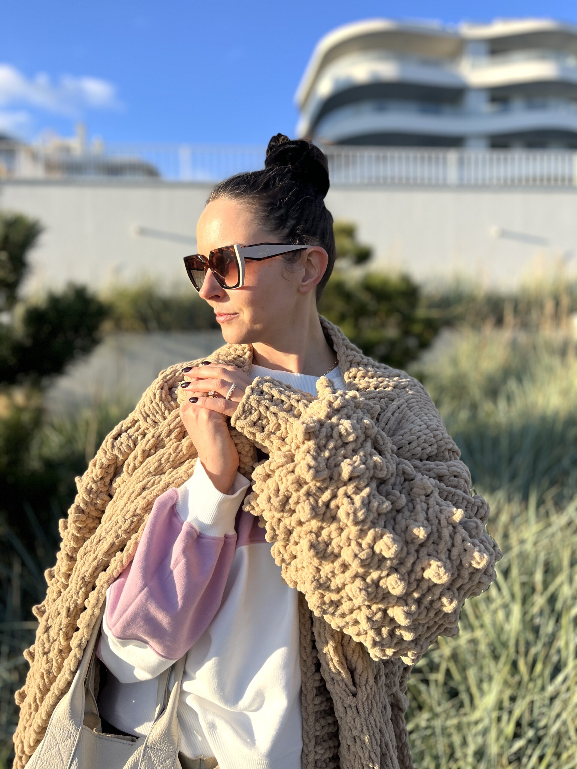 Karmelowy sweter handmade oversize